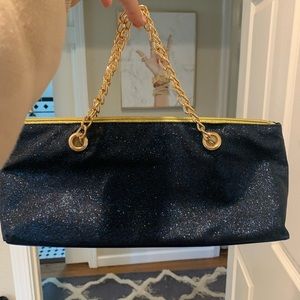 Insulated purse to keep beverages cool! 🍷